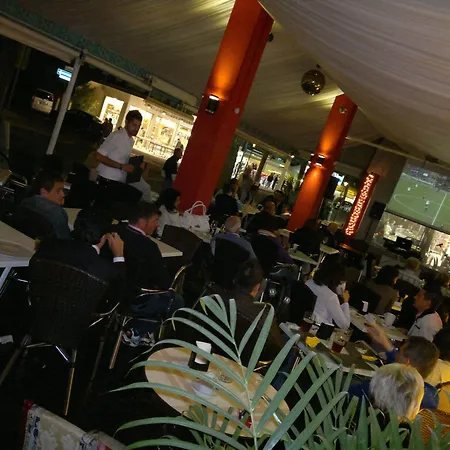 Hotel Amalfi & Restaurant Karaoke Bar-3
