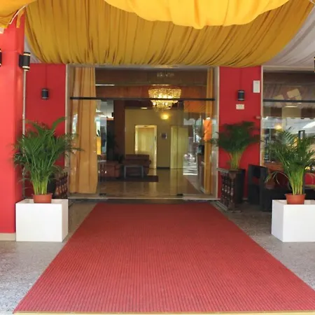 Hotel Amalfi & Restaurant Karaoke Bar-2